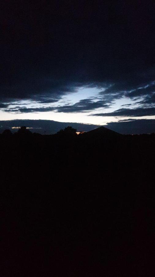 Aris Pokoje Goscinne Wojnicz Buitenkant foto