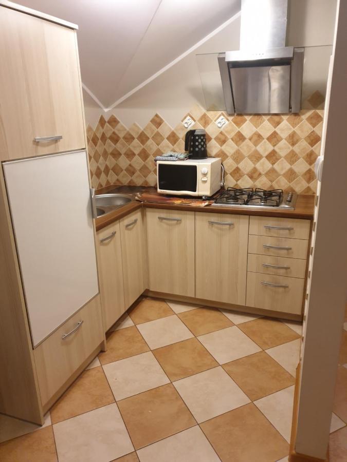 Aris Pokoje Goscinne Wojnicz Buitenkant foto