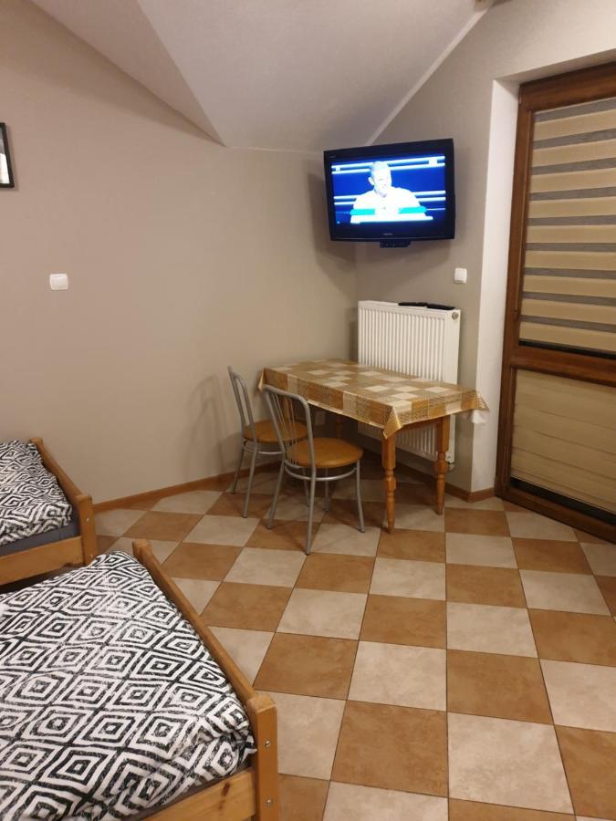 Aris Pokoje Goscinne Wojnicz Buitenkant foto